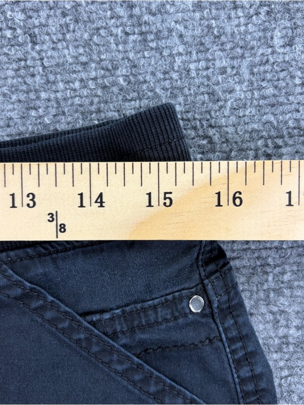 Lee Black Cargo Capris - Picture 4 of 10